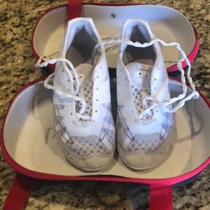 Nfinity size 7 cheer shoes